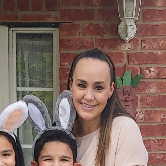 Meet your Posher, Lindsay - Picture 1 of 1